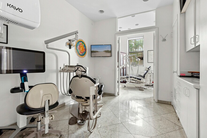 More Photos Of 935 Park Ave, New York Apartments For Sale