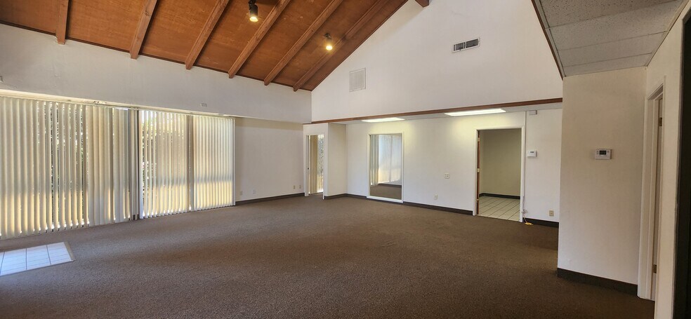More Photos Of 1177 E Shaw Ave, Fresno Office For Lease