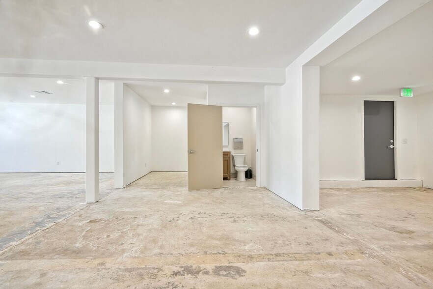 More Photos Of 1045 Main St, Ramona Freestanding For Sale