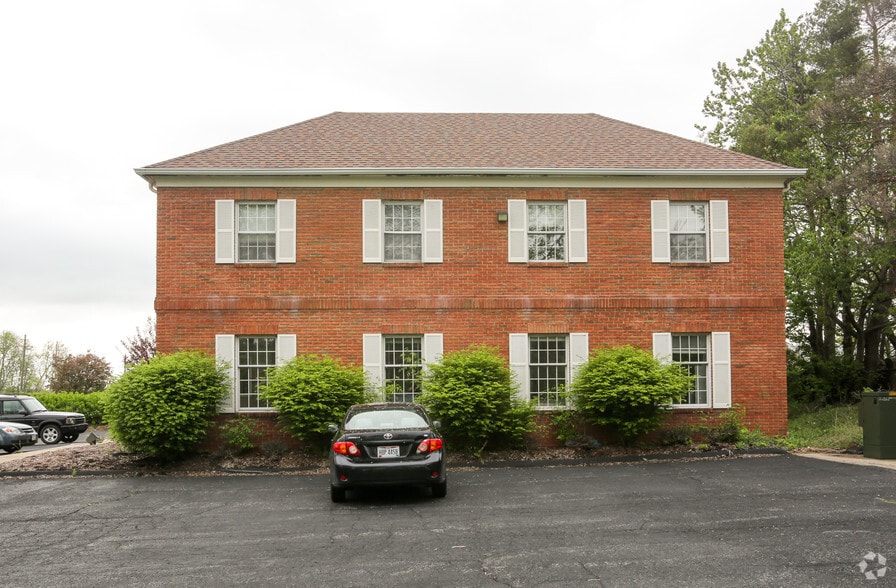 More Photos Of 10235 Brecksville Rd, Brecksville Office For Lease