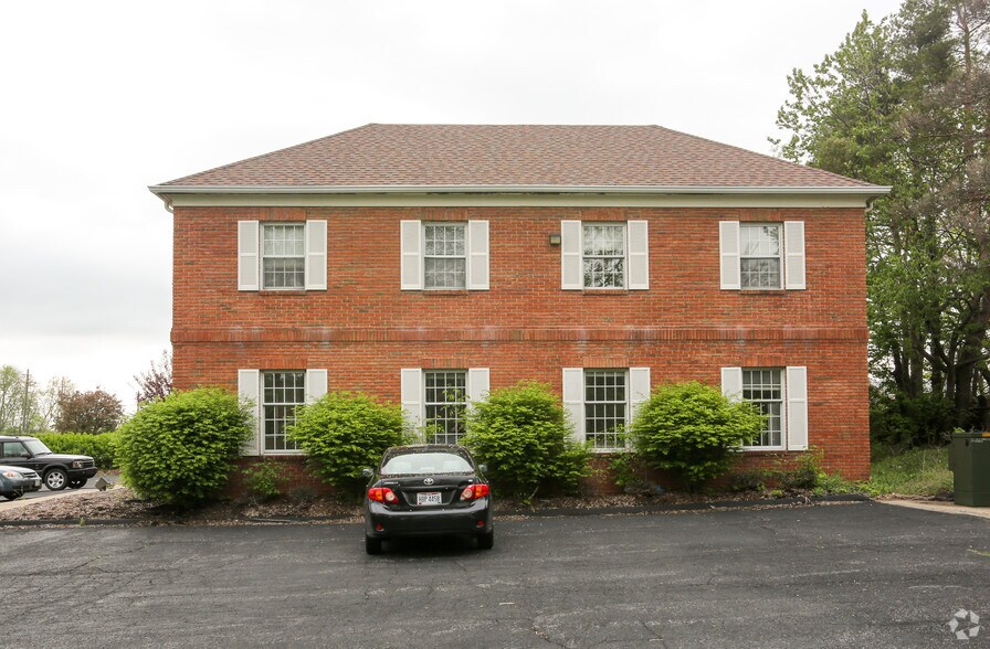 More Photos Of 10235 Brecksville Rd, Brecksville Office For Lease