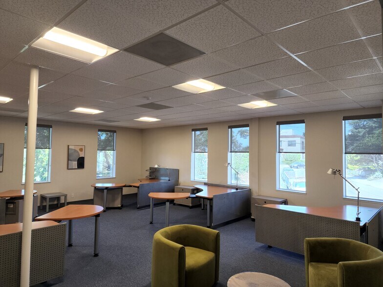 More Photos Of 55 Santa Clara Ave, Oakland Office For Lease