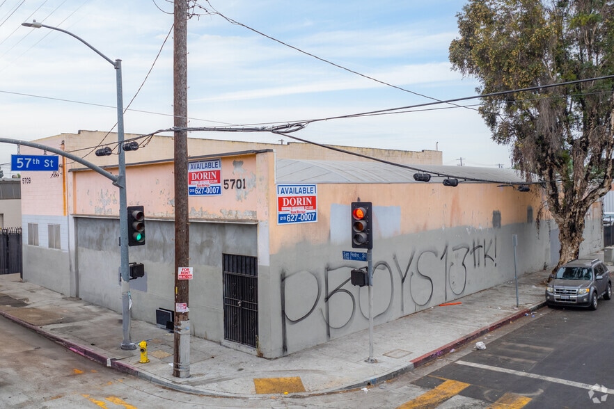 More Photos Of 5701-5709 S San Pedro St, Los Angeles Manufacturing For Lease