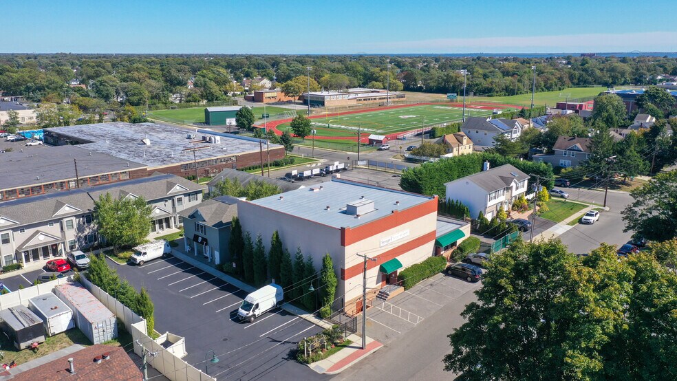 More Photos Of 180 S Travis St, Lindenhurst Self Storage For Sale