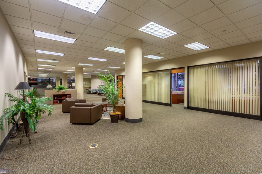 More Photos Of 100 S 4th St, Paducah Office For Lease