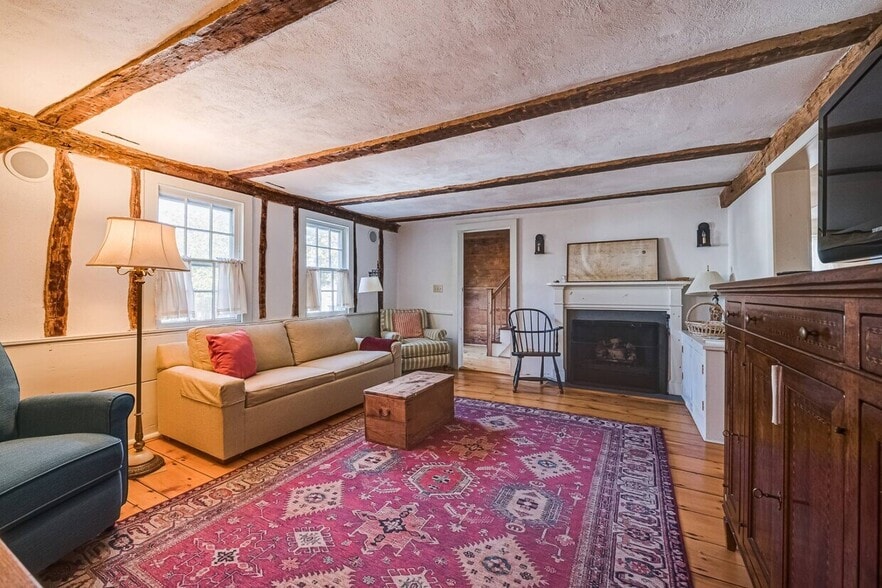 More Photos Of , Sag Harbor General Retail For Sale