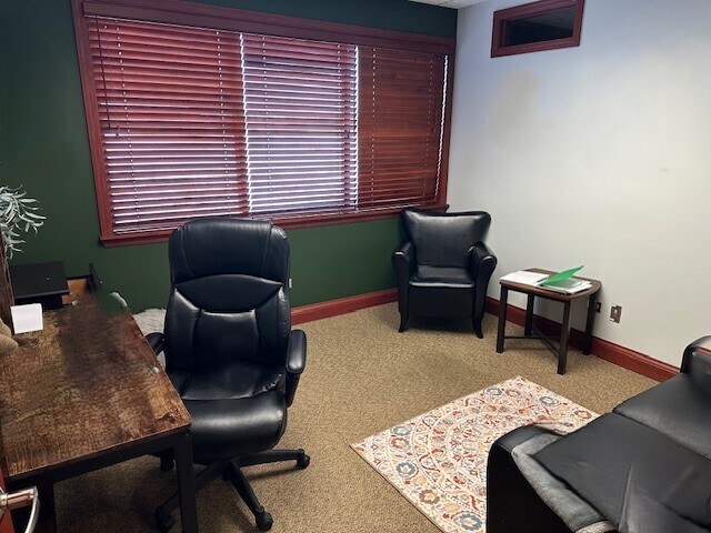 More Photos Of 707 Ridgeview Dr, McHenry Flex For Sale