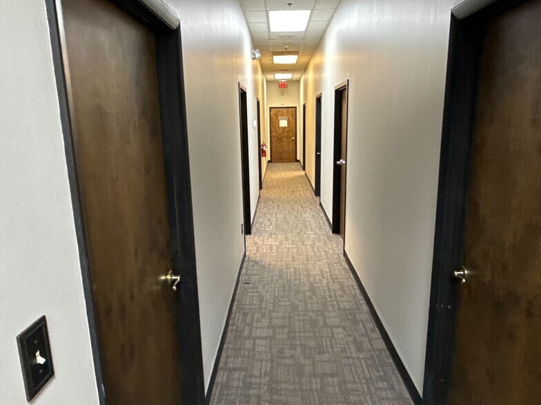 More Photos Of 822-826 22nd Street Pl SE, Hickory Warehouse For Lease