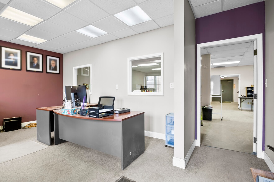 More Photos Of 433 N Pearl St, Albany Warehouse For Sale