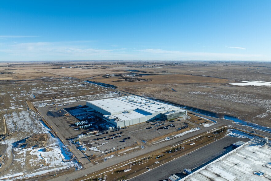 More Photos Of 260140 High Plains Blvd, Rocky View No 44 Distribution For Lease