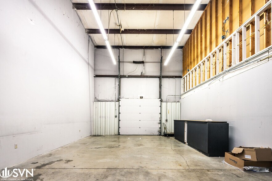 More Photos Of 125 Macarthur Ct, Nicholasville Manufacturing For Lease