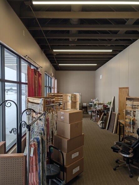 More Photos Of 4236 London Rd, Eau Claire Flex For Lease