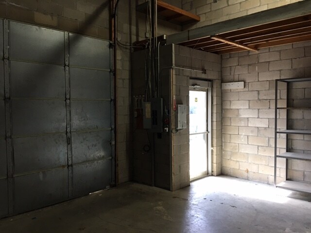 More Photos Of 1580 Lakeland Ave, Bohemia Warehouse For Lease