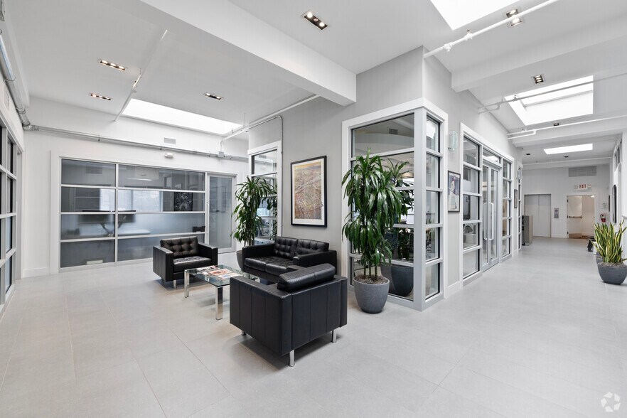 More Photos Of 45-47 NE 36th St, Miami Freestanding For Sale