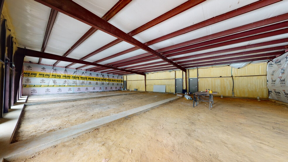 More Photos Of 5111 Common St, Lake Charles General Retail For Lease