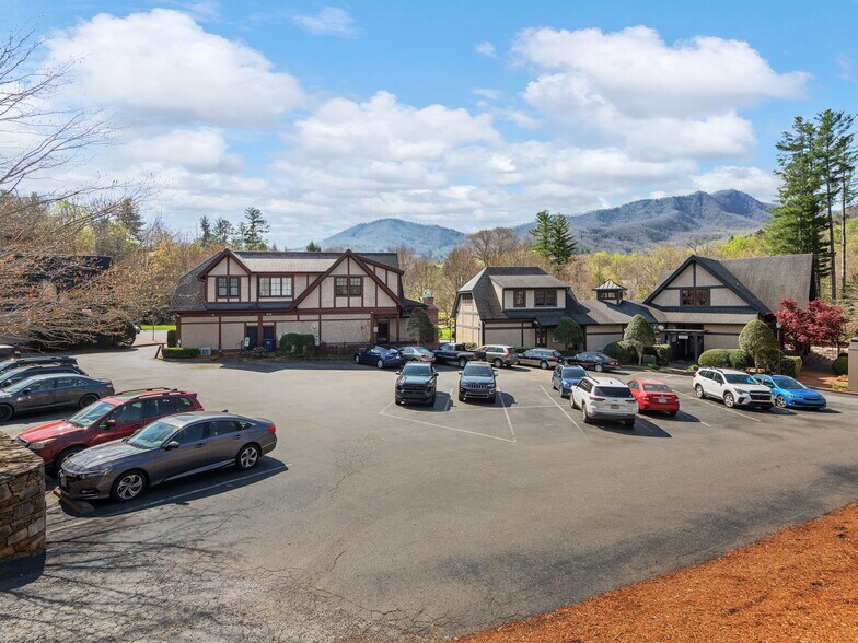 More Photos Of 10 E Market St, Black Mountain General Retail For Sale