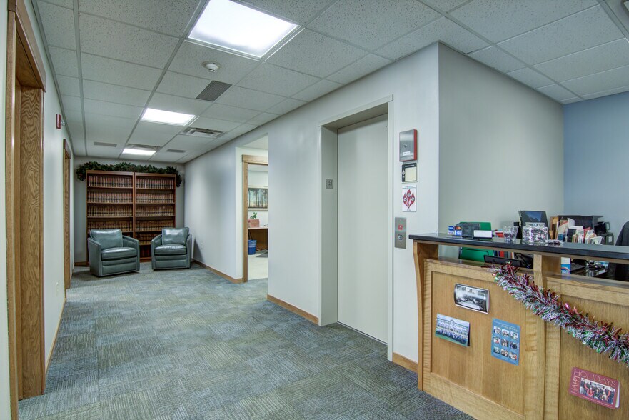 More Photos Of 3624 Oakwood Hills Pky, Eau Claire Office For Sale