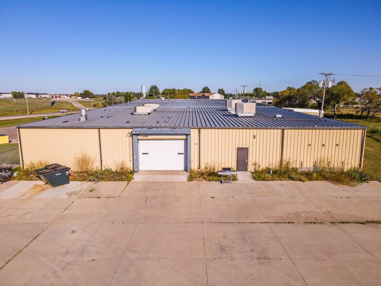 More Photos Of 1025 4 Bottle Dr, Valley City Industrial For Lease
