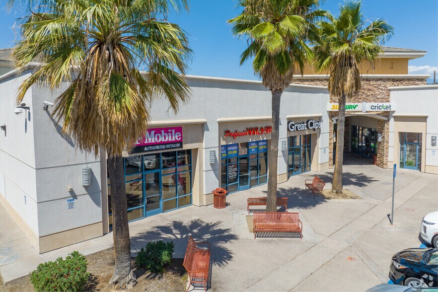 Primary Photo Of 3503-3527 W Stetson Ave, Hemet General Retail For Lease