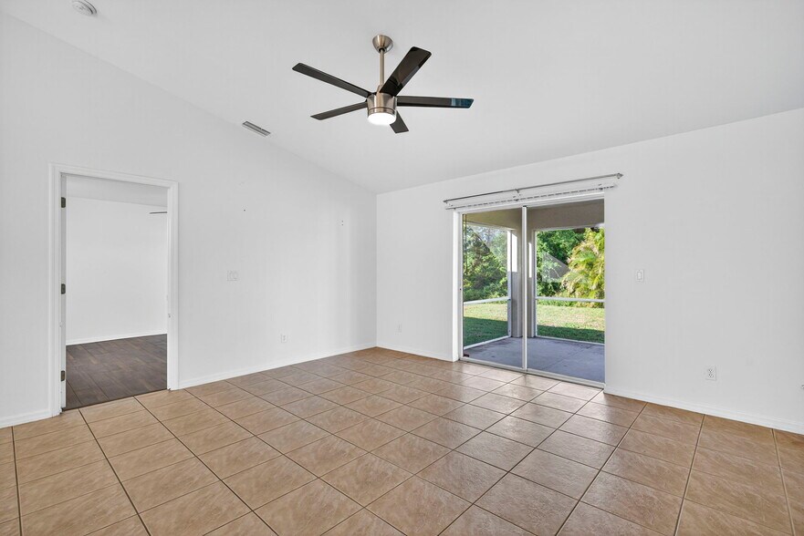 More Photos Of 710 Creuset Ave S, Lehigh Acres Apartments For Sale