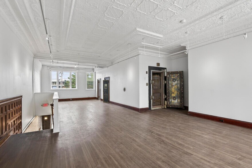 More Photos Of 429 Main St, Rockland Office For Sale