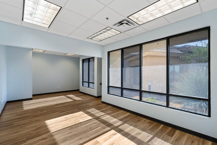 More Photos Of 7165 E University Dr, Mesa Medical For Lease