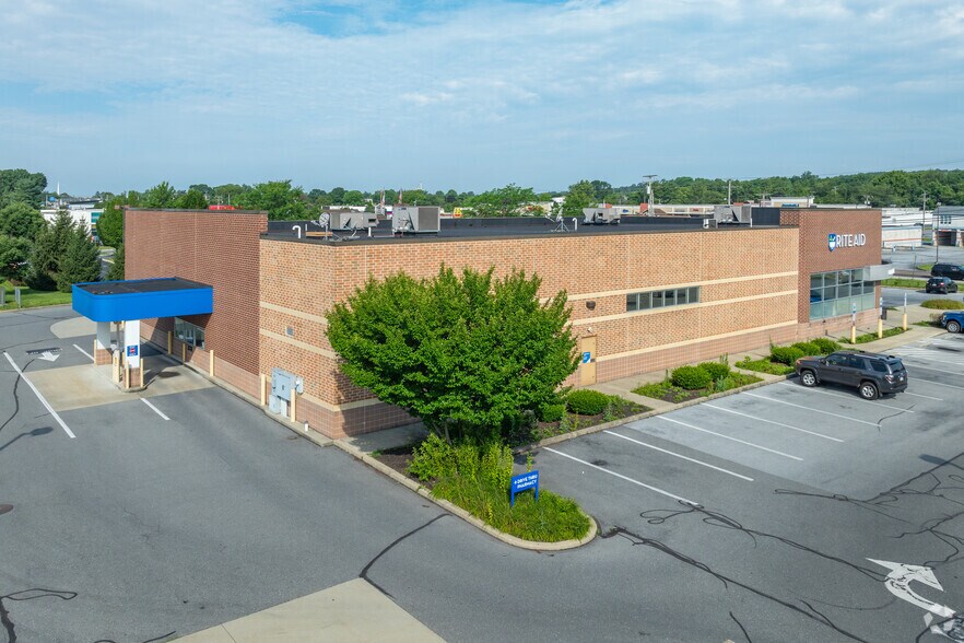 More Photos Of 980 E Main St, Palmyra General Retail For Sale