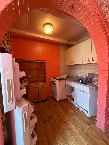 More Photos Of 9507 Roosevelt Ave, Jackson Heights Storefront Retail Residential For Sale