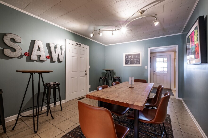 More Photos Of 913 N Bridge St, Elkin General Retail For Sale