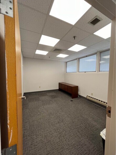 More Photos Of 446-450 Union Blvd, Allentown Medical For Lease