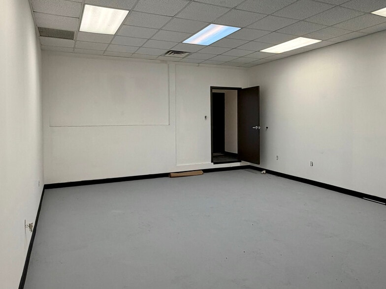 More Photos Of 18-17 42nd St, Astoria Light Distribution For Lease