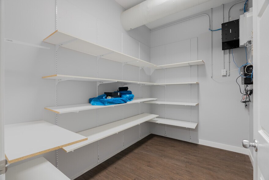 More Photos Of 9612 Franklin Av, Fort McMurray Freestanding For Lease