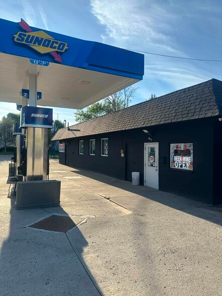 More Photos Of 325 N Sandusky Ave, Upper Sandusky Service Station For Sale