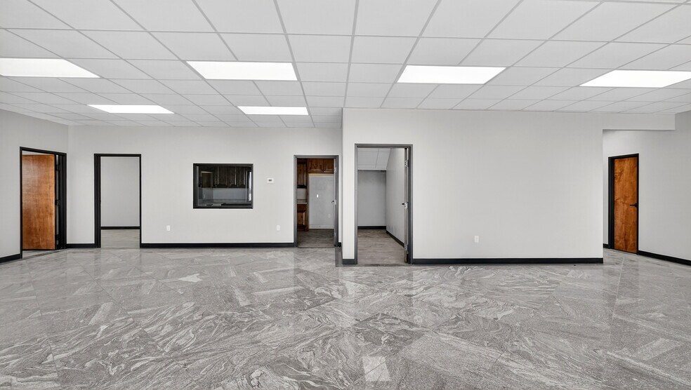 More Photos Of 16510 W Basin St, Odessa Warehouse For Sale