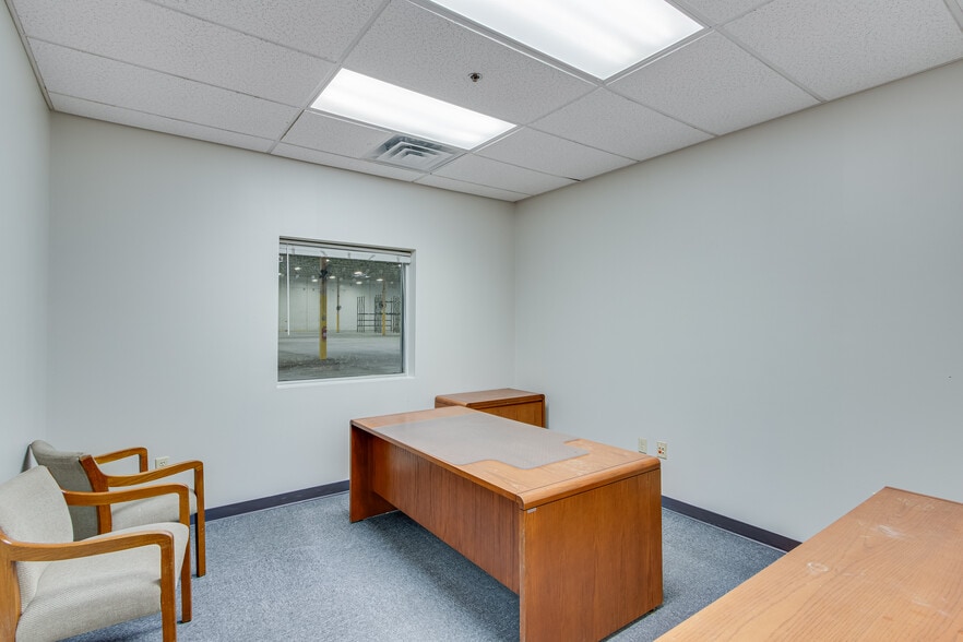 More Photos Of 2600 Buford Hwy, Buford Distribution For Lease