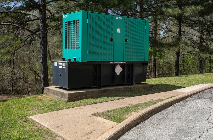 More Photos Of 9846 State Highway 31 E, Tyler Medical For Sale