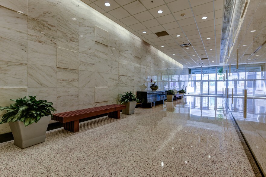 More Photos Of 607 Market St, Knoxville Office For Lease