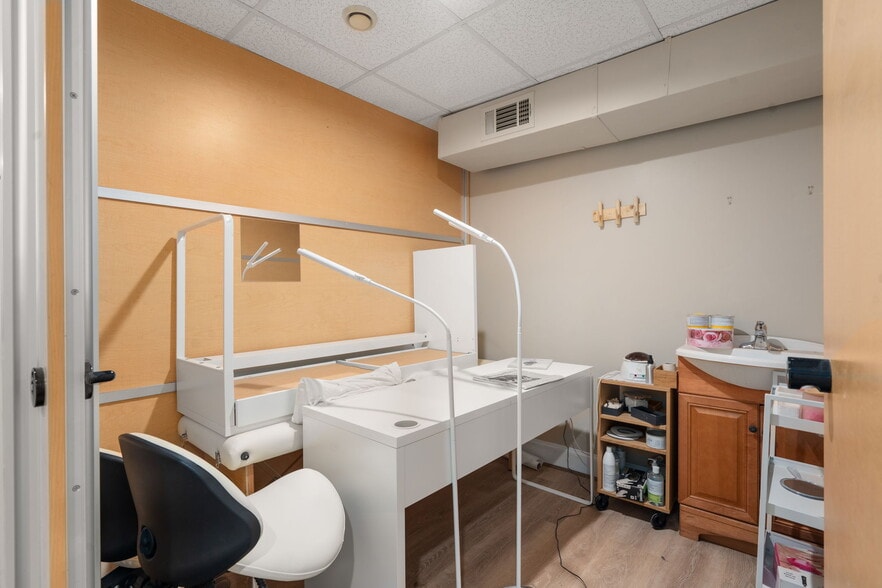 More Photos Of 1680 Beacon St, Brookline Apartments For Lease