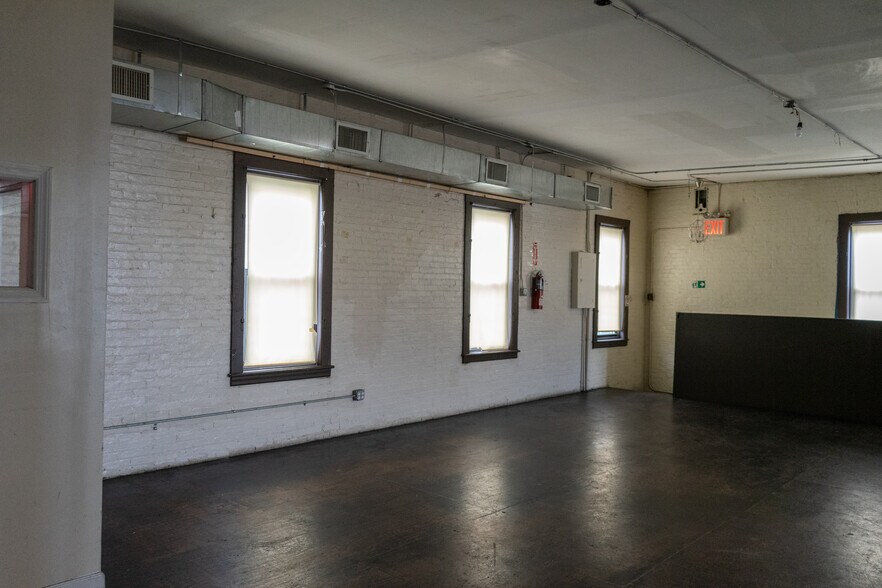 More Photos Of 161 Jamaica Ave, Brooklyn Storefront Retail Office For Lease