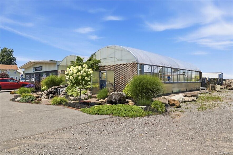 More Photos Of 3779 Lower Mountain Rd, Sanborn General Retail For Sale