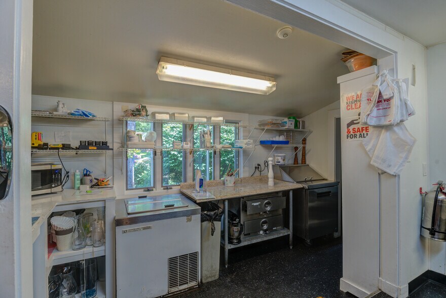 More Photos Of 200 Shore Rd, Ogunquit Restaurant For Sale