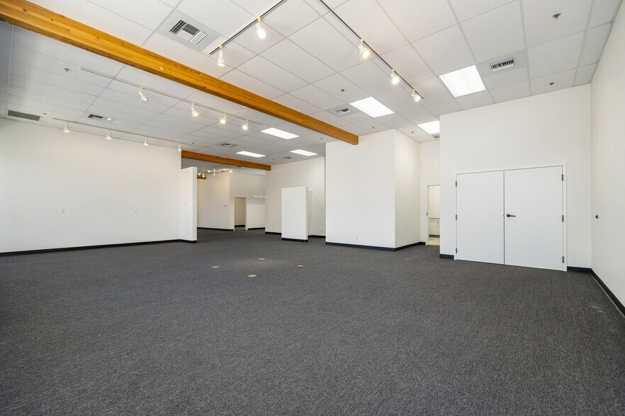 More Photos Of 70225 Highway 111, Rancho Mirage Storefront Retail Office For Lease