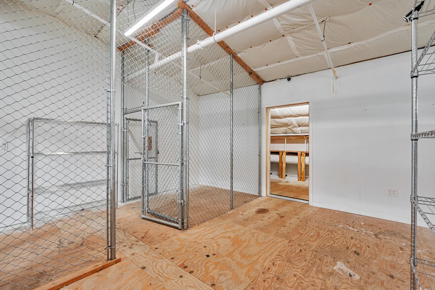 More Photos Of 1320-1326 9th St, Berkeley Warehouse For Sale