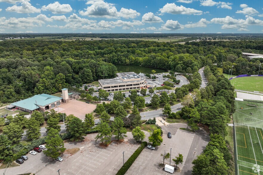 More Photos Of 100 N Humphreys Blvd, Memphis Office For Sale