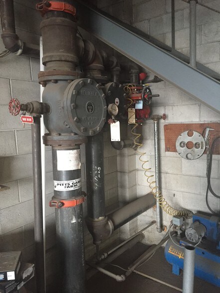 More Photos Of 1706 W Broadway Ave, Moses Lake Auto Repair For Sale