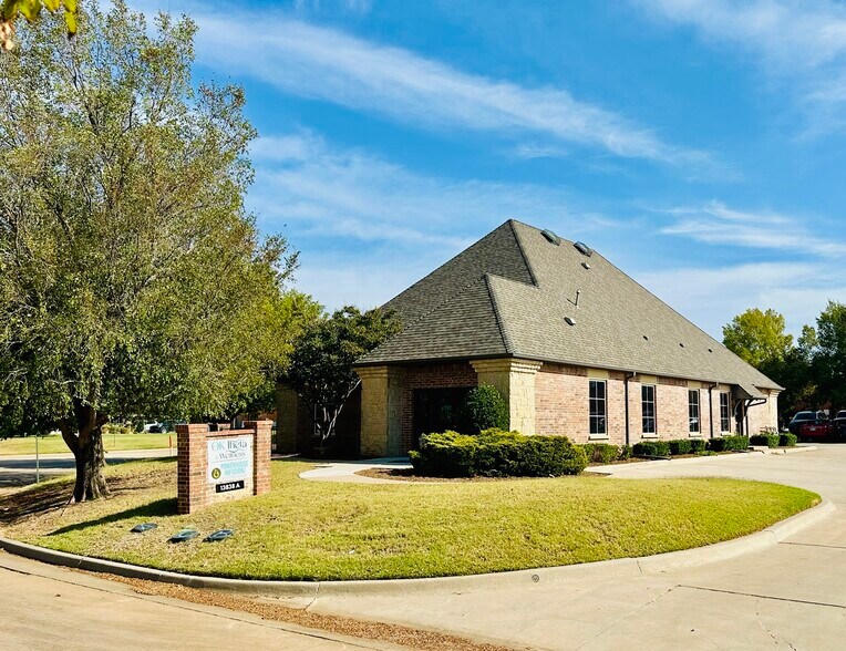 Primary Photo Of 13838 Quail Pointe Dr, Oklahoma City Medical For Lease