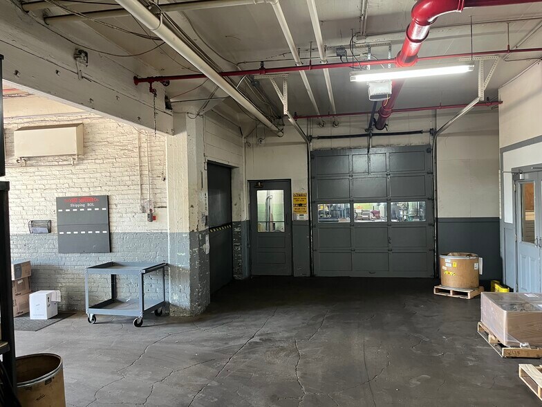 More Photos Of 300 S Center St, Springfield Manufacturing For Sale