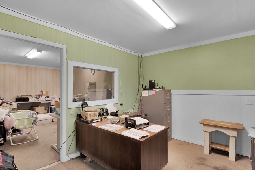 More Photos Of 2023 Memorial Dr, Waycross General Retail For Sale