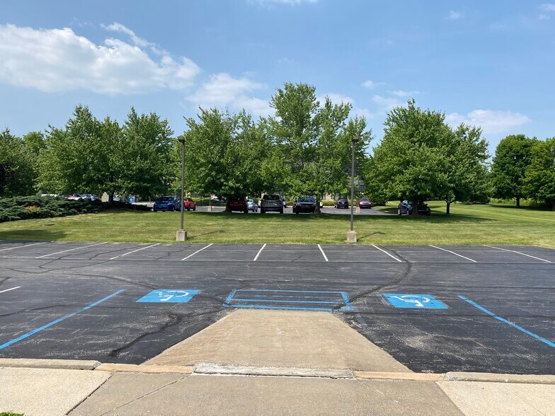 More Photos Of 2804 Boilermaker Ct, Valparaiso Office For Lease