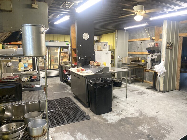 More Photos Of 219 Main St, Hale Flex For Sale